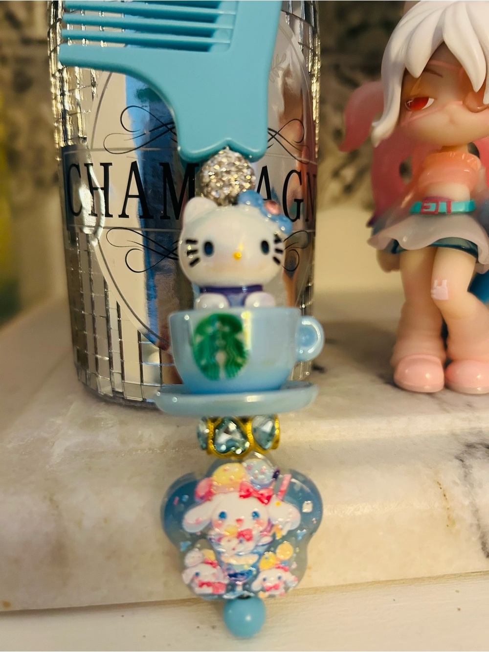 Hello Kitty x Starbucks Blue Luxe Comb Accessory - Picture 4 of 4